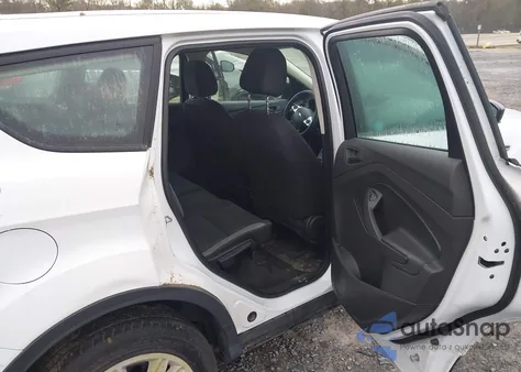 2015 Ford Escape S z USA, uszkodzony, nr VIN 1FMCU0F79FUA98853